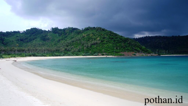 Wisata Bahari Aceh: Menyelami Keindahan Pantai Lampuuk